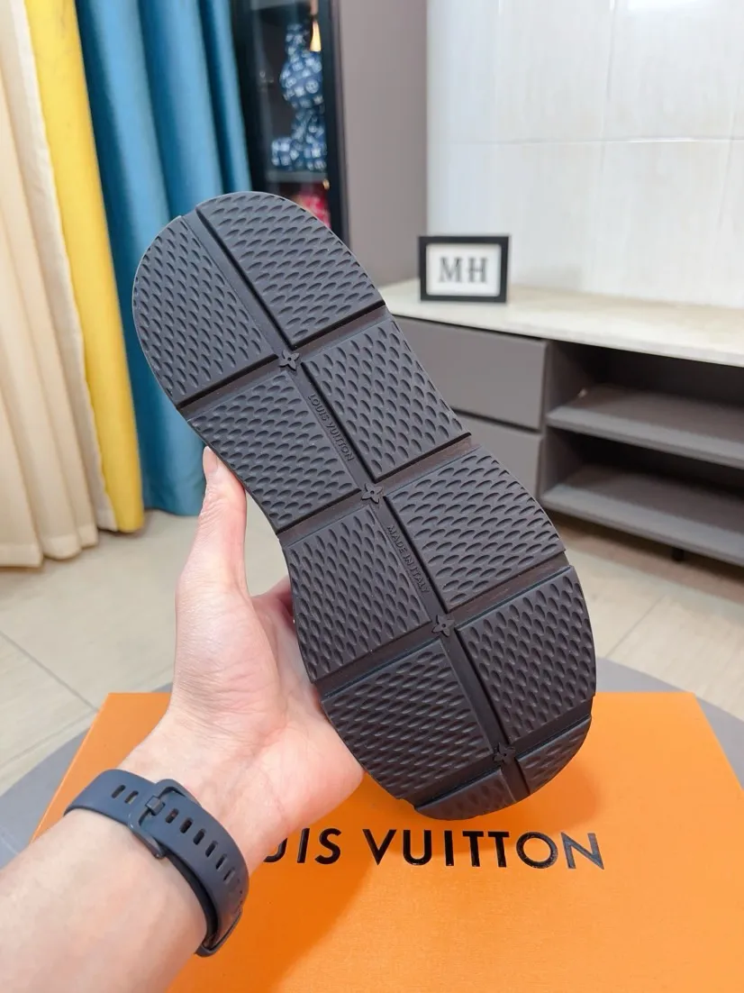 Men's shoes💰438🌹🌹[LV]🌹High-end brand of men's shoes: Official website 1:1 Latest masterpiece: The upper is made of Italian imported first-layer cowhide with special materials➕Full genuine leather lining🔥, making walking more convenient and comfortable! Exclusive new style, stunning work [color]! Create a fashionable personality to set off your uniqueness! A must-have for trendy men! Classic🔥Number: 38-44
